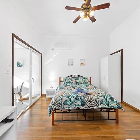 Spacious 1 Bedroom Guest House With Free Parking Sydney Bagian luar foto