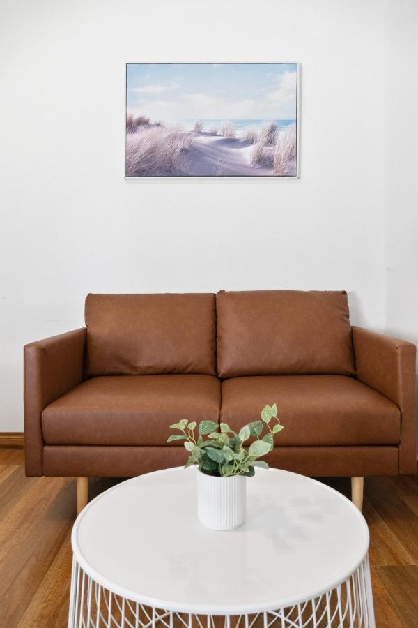 Spacious 1 Bedroom Guest House With Free Parking Sydney Bagian luar foto